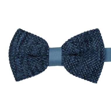 Nœud papillon en tricot. Bleu ciel chiné