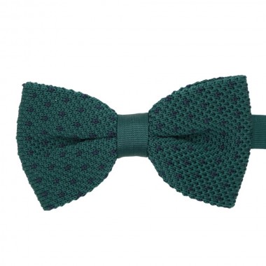 Nœud papillon en tricot. Noué. Vert à pois bleus